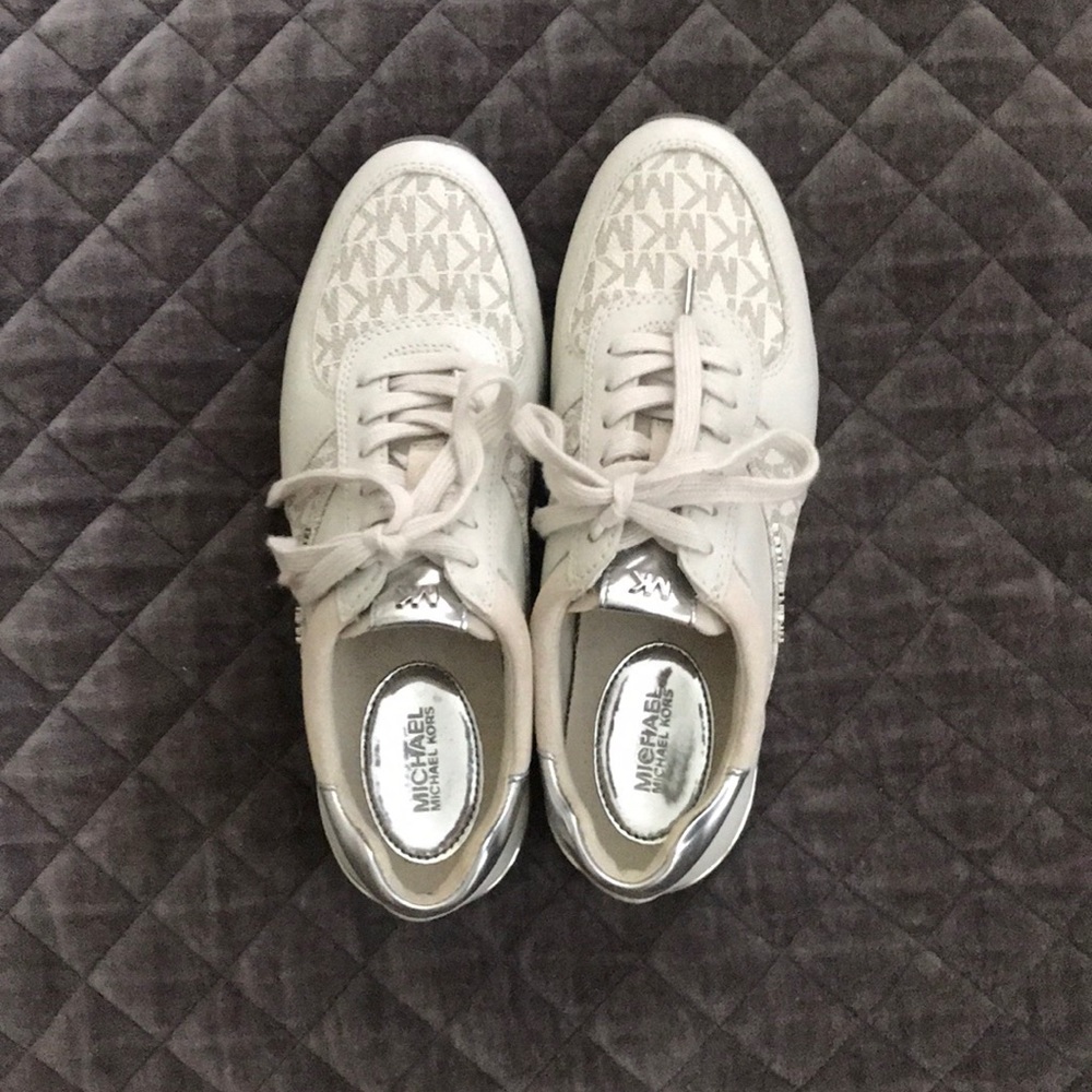 MICHAEL KORS women’s sneaker sz 6.5